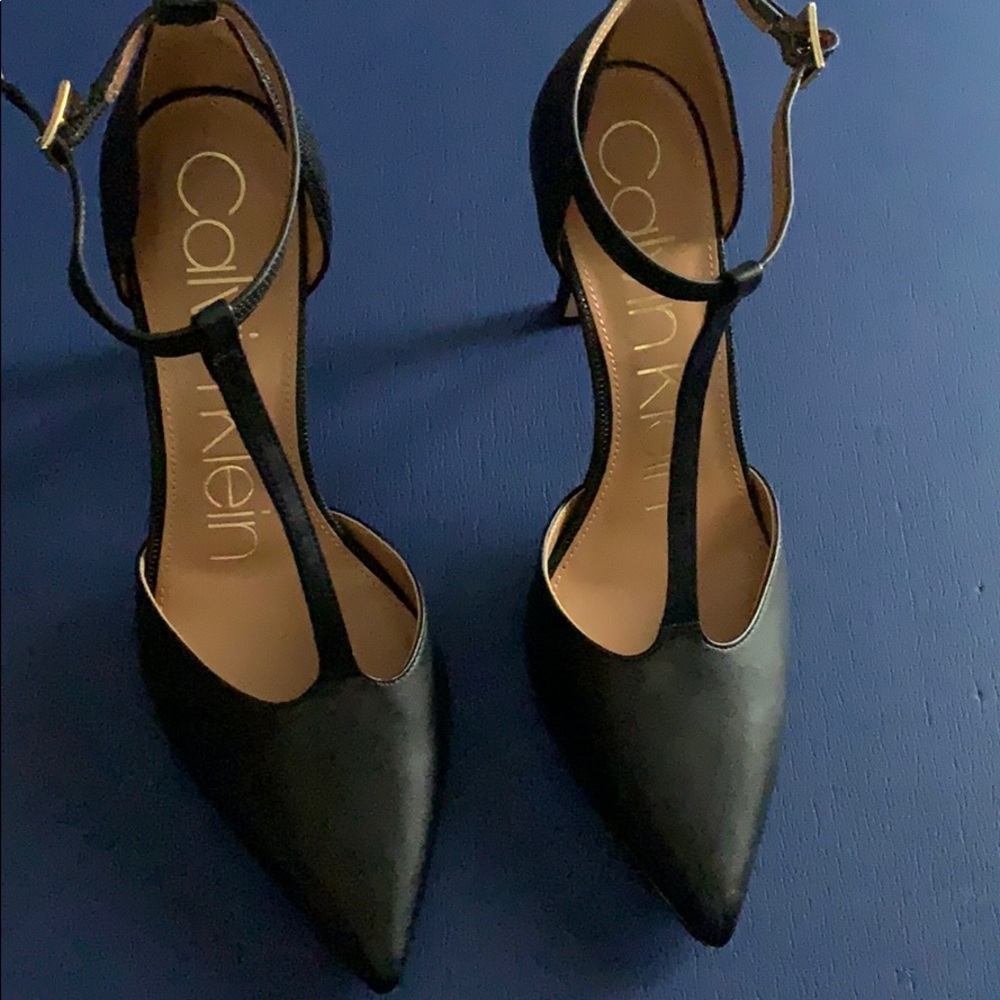 Shoes - Picture 6 of 7